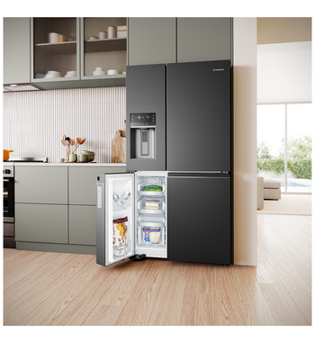 Westinghouse 609L Quad Door Fridge with Ice and Water Door Dispenser Matte Black WQE6170BB